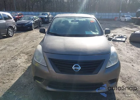 2014 Nissan Versa 1.6 S+ из США, поврежденный, VIN 3N1CN7AP2EL824694